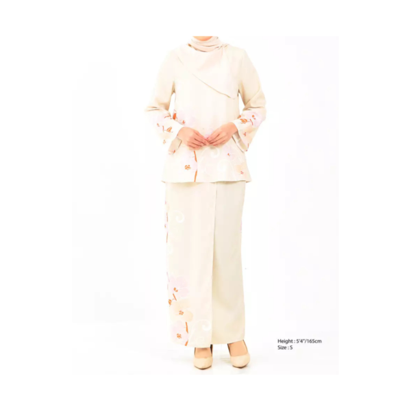 11.png Beige Blossom Baju Kurung – Elegance Redefined