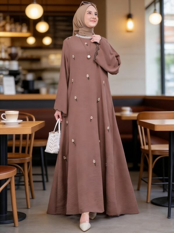 Elegant Middle Eastern Muslimah Dress