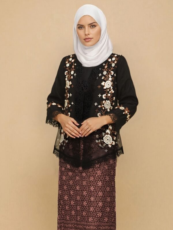 91592746-d12f-44c9-bad3-aa76f4d09594.jpg Embroidered Modern Kebaya Top