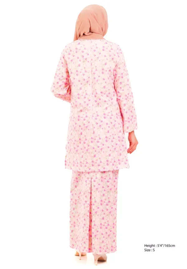 gene-martino-0930-1263864-4.jpg.webp Pink Cotton Baju Kurung