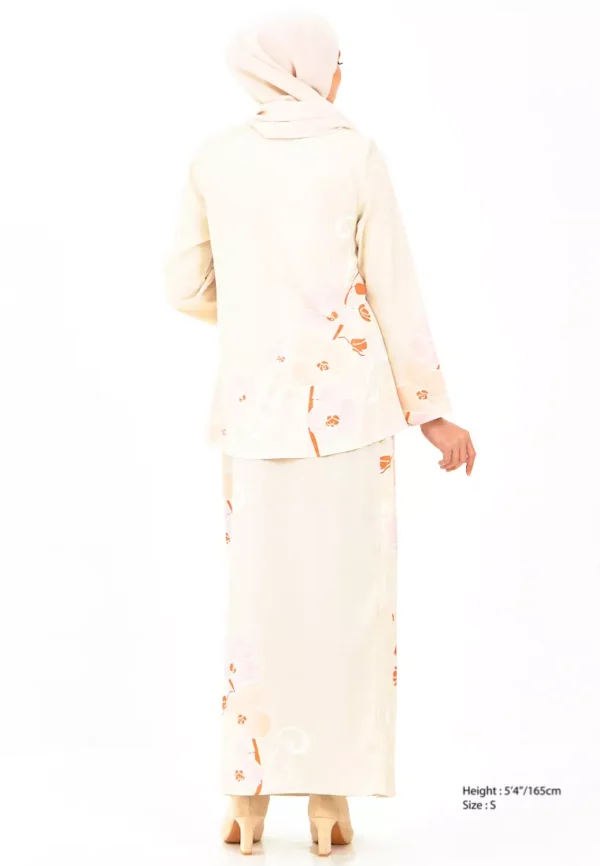 gene-martino-2272-0481334-4.jpg.webp Beige Blossom Baju Kurung – Elegance Redefined